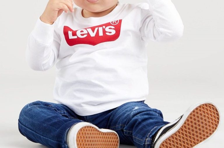 Ropa de bebé en levis